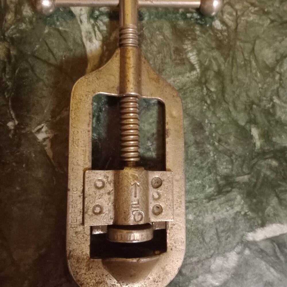 Handheld Nutcracker - Picture 7 of 8